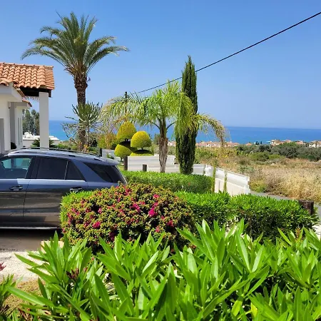 Bananorama Villa Kissonerga