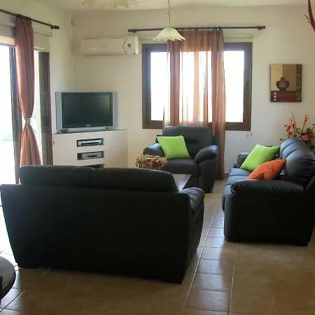 Bananorama Villa Kissonerga