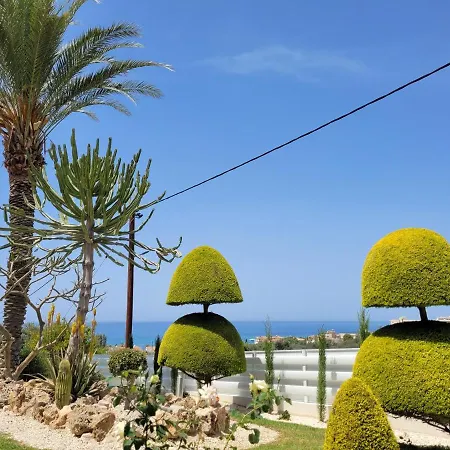 Bananorama Villa *
